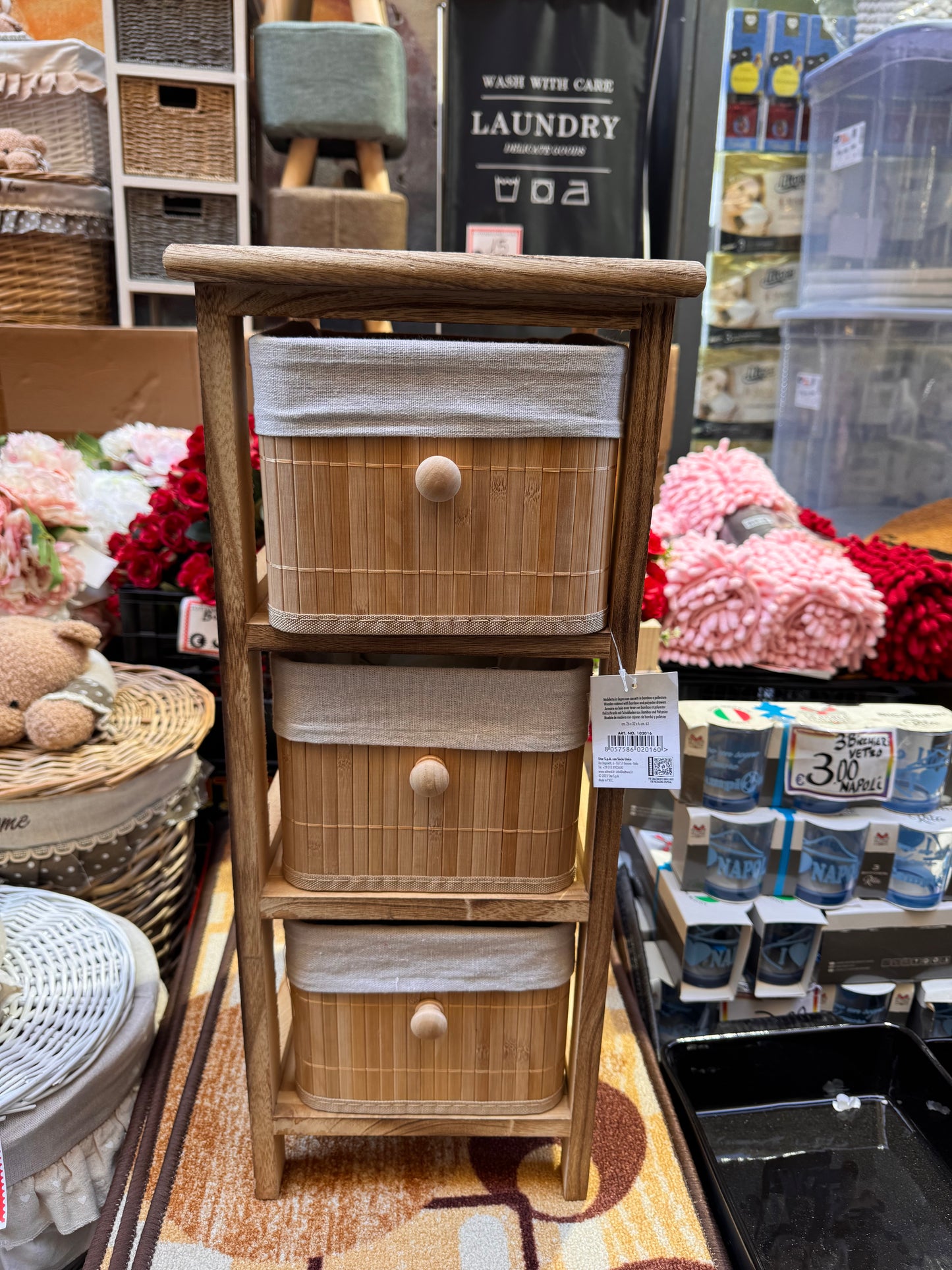MOBILETTO IN LEGNO CON CASSETTI IN BAMBOO E POLISTIRENE